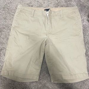 Gap Knee length Khaki Shorts. Size 14.
